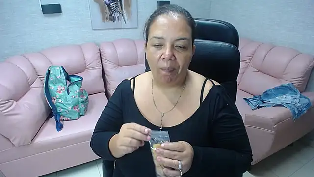 Snapshot of Penelope_Nipples_ chatting on 03-10-25, 11:55 Penelope Nipples online show from 03-10-25, 11:55