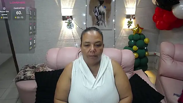 Penelope Nipples  online show from 12-20-25, 12:08