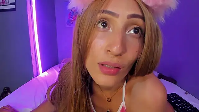 IsabellaSpencer online show from 03-18-25, 01:13