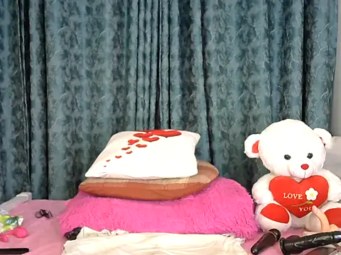 Snapshot of Pretty-shally chatting on 03-16-25, 02:21 Pretty-shally online show from 03-16-25, 02:21