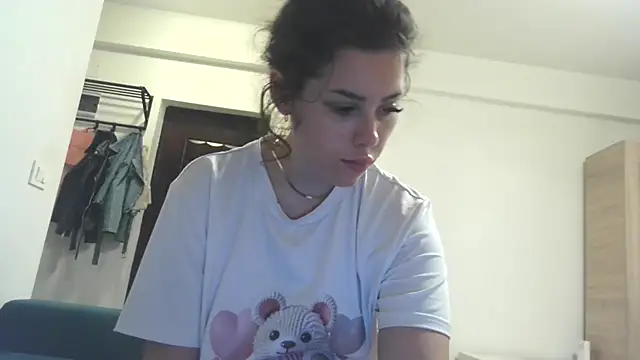 LovelyJulliette online show from 11-16-25, 04:45