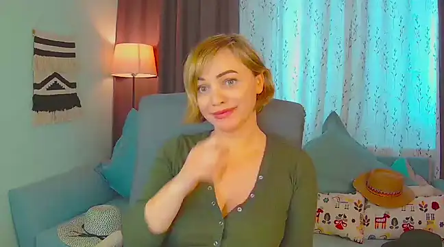 Snapshot of NandiSmile chatting on 03-18-25, 11:22 NandiSmile online show from 03-18-25, 11:22