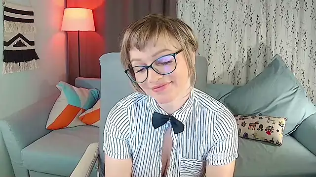 NandiSmile online show from 02-17-26, 05:27