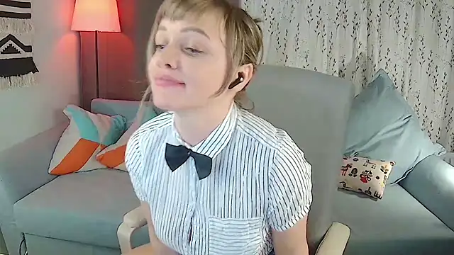 NandiSmile online show from 02-17-26, 05:32