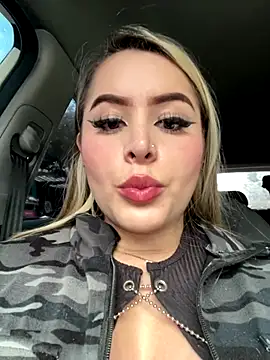 Snapshot of natashasweet chatting on 09-18-25, 10:02 natashasweet online show from 09-18-25, 10:02