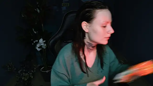 Snapshot of VeliraBraitberg chatting on 02-26-25, 11:21 VeliraBraitberg online show from 02-26-25, 11:21