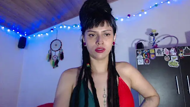 Snapshot of Gaby_cute_16 chatting on 05-17-26, 05:13 Gaby cute 16 online show from 05-17-26, 05:13