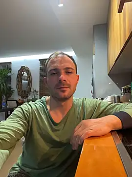 Adventurehotman online show from 04-04-26, 11:11