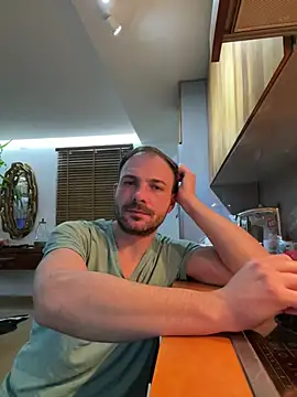 Adventurehotman online show from 02-17-25, 11:22