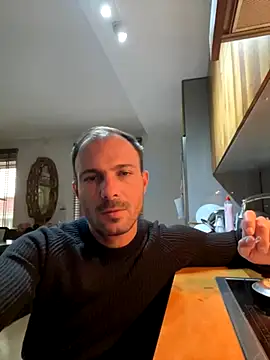 Adventurehotman online show from 10-08-25, 03:46