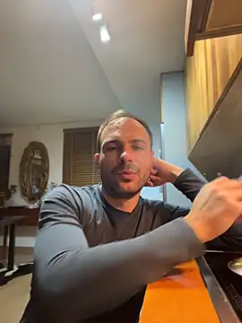 Adventurehotman online show from 04-10-26, 10:28