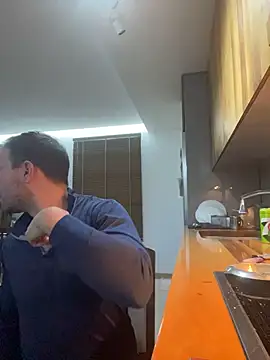 Adventurehotman online show from 12-04-25, 11:59