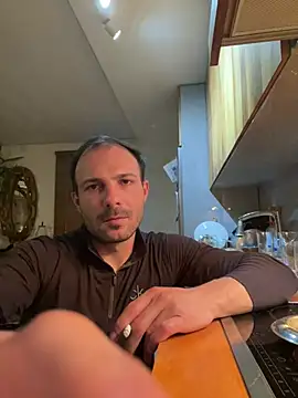 Adventurehotman online show from 03-18-25, 11:42