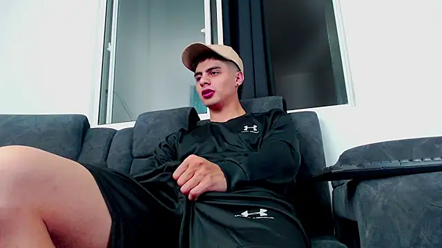 Stiven CL online show from 10-21-25, 10:20