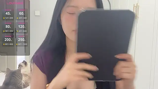 rose-u online show from 10-28-25, 01:28