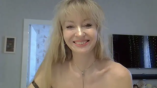 Snapshot of ZarinaSwift chatting on 02-19-26, 04:42 ZarinaSwift online show from 02-19-26, 04:42