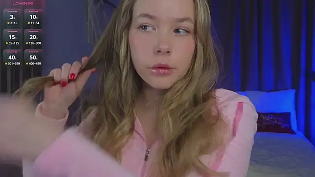 Snapshot of milly_shy chatting on 01-19-26, 06:39 milly shy online show from 01-19-26, 06:39