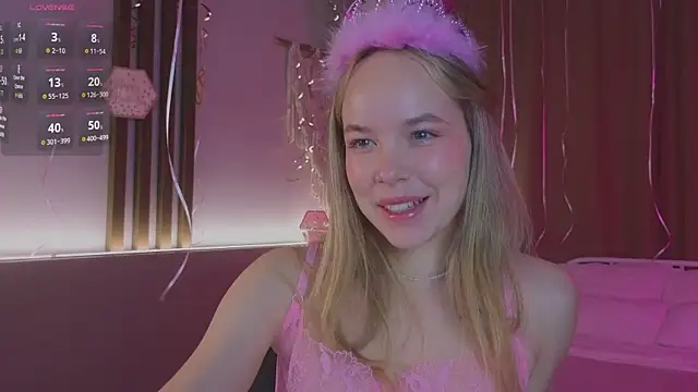 Snapshot of milly_shy chatting on 10-16-25, 07:05 milly shy online show from 10-16-25, 07:05