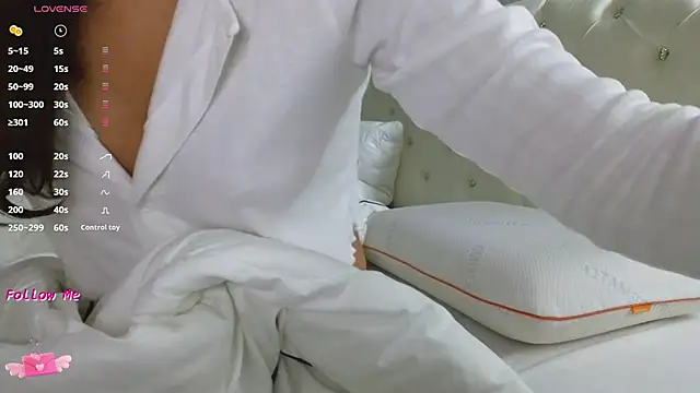 LaraSkinny online show from 11-12-25, 02:15