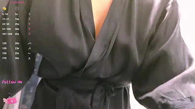 Snapshot of LaraSkinny chatting on 06-10-26, 01:01 LaraSkinny online show from 06-10-26, 01:01