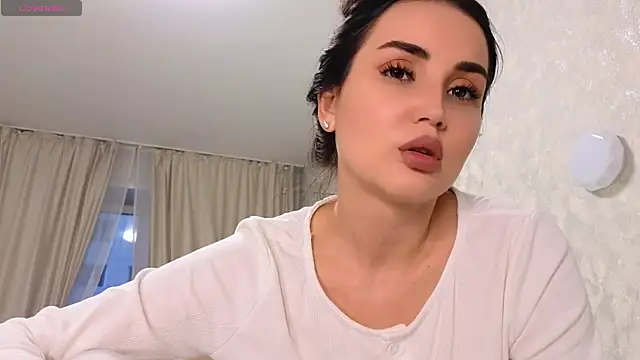 Snapshot of LaraSkinny chatting on 04-02-26, 01:18 LaraSkinny online show from 04-02-26, 01:18