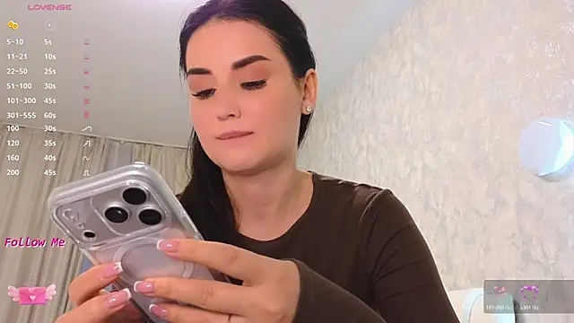 Snapshot of LaraSkinny chatting on 03-31-26, 01:13 LaraSkinny online show from 03-31-26, 01:13