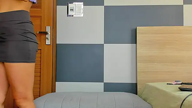 Kiera Thomas online show from 04-11-26, 07:45