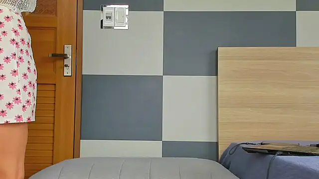 Kiera Thomas online show from 12-04-25, 06:45