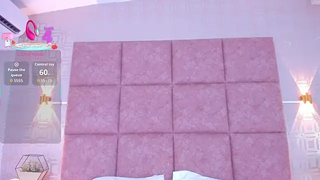 Snapshot of LiaVelez chatting on 02-14-26, 01:33 LiaVelez online show from 02-14-26, 01:33