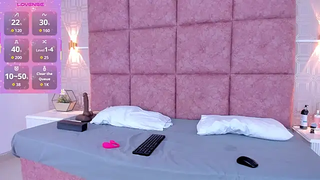 Snapshot of LiaVelez chatting on 02-26-26, 02:39 LiaVelez online show from 02-26-26, 02:39