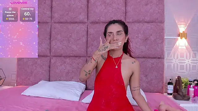 Snapshot of LiaVelez chatting on 02-28-26, 01:44 LiaVelez online show from 02-28-26, 01:44