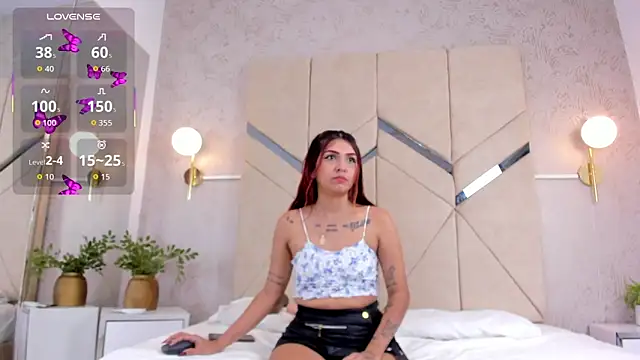 LiaVelez online show from 09-20-25, 01:38