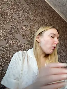 Snapshot of AmmyHot chatting on 02-04-26, 04:07 AmmyHot online show from 02-04-26, 04:07