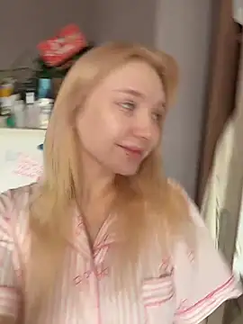 Snapshot of AmmyHot chatting on 02-14-26, 04:13 AmmyHot online show from 02-14-26, 04:13