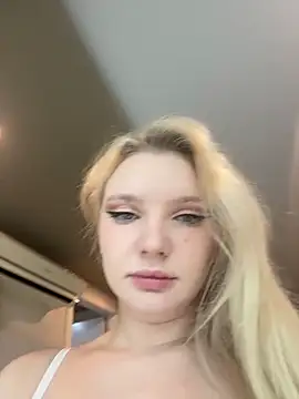 Snapshot of AmmyHot chatting on 04-22-26, 05:03 AmmyHot online show from 04-22-26, 05:03