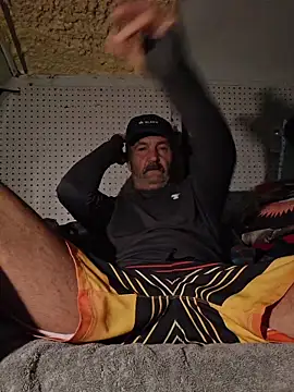 Hotbodyscottie online show from 06-17-26, 05:18