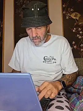 Hotbodyscottie online show from 02-10-26, 10:14