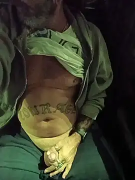 Hotbodyscottie online show from 12-14-25, 10:43