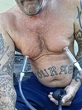 Snapshot of Hotbodyscottie chatting on 05-25-26, 02:05 Hotbodyscottie online show from 05-25-26, 02:05