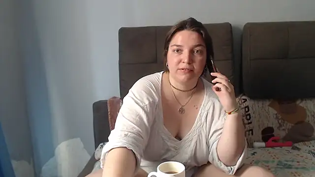 Amelia Kiss  online show from 06-16-26, 12:54