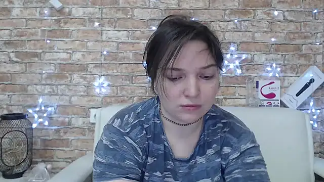 Amelia Kiss  online show from 04-14-26, 12:59