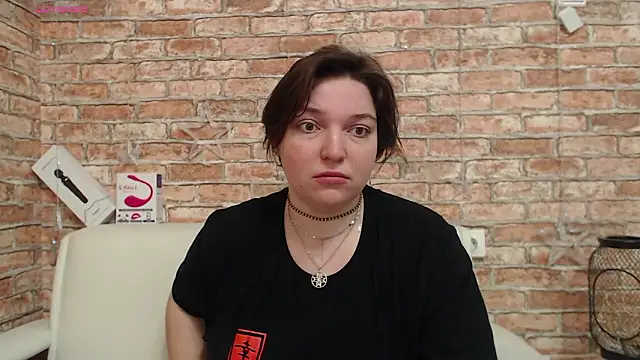 Amelia Kiss  online show from 02-05-26, 01:01