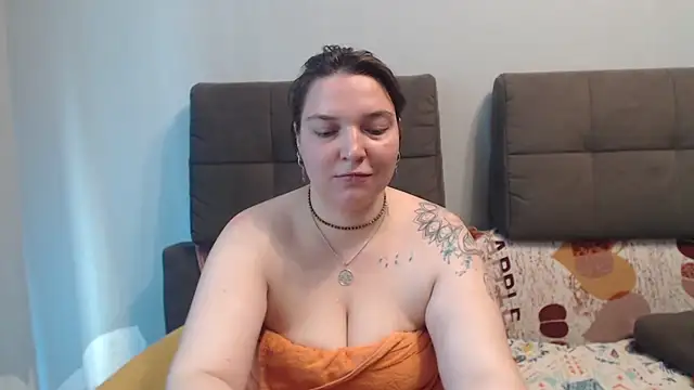 Amelia Kiss  online show from 06-17-26, 02:11