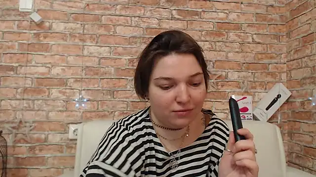 Amelia Kiss  online show from 03-28-26, 01:17