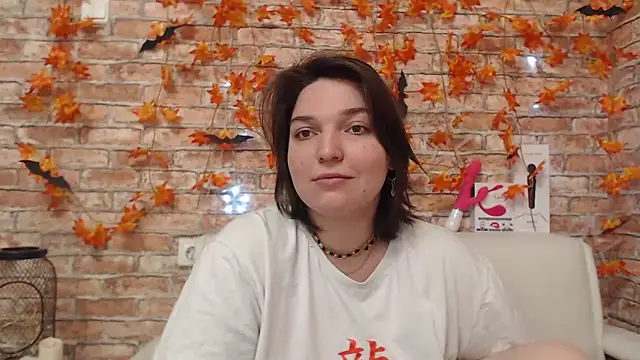 Amelia Kiss  online show from 10-30-25, 12:42