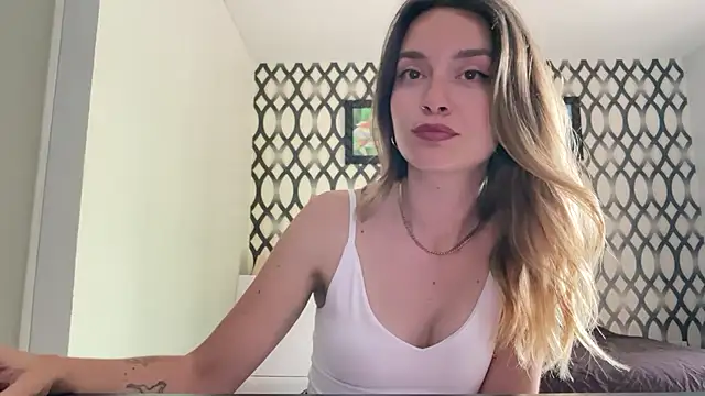 Snapshot of SirenaBelle chatting on 12-28-24, 10:14 SirenaBelle online show from 12-28-24, 10:14