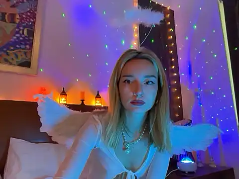 SirenaBelle online show from 10-25-25, 12:10