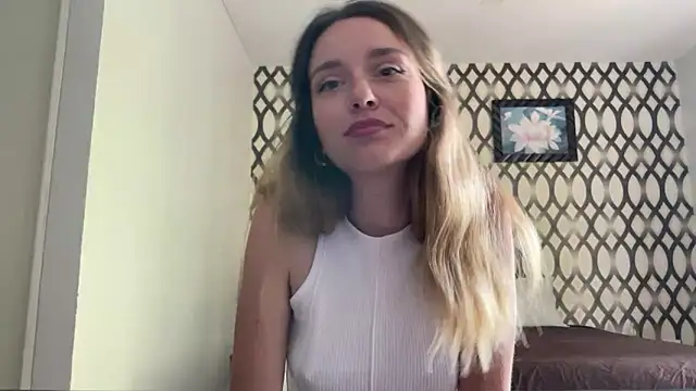 Snapshot of SirenaBelle chatting on 12-22-24, 03:55 SirenaBelle online show from 12-22-24, 03:55