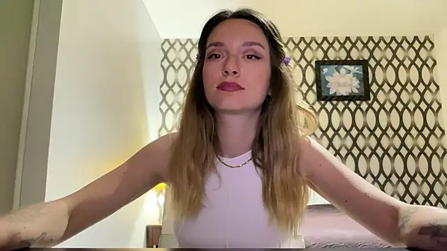 Snapshot of SirenaBelle chatting on 12-22-24, 11:33 SirenaBelle online show from 12-22-24, 11:33