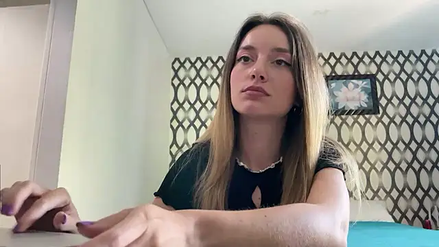 Snapshot of SirenaBelle chatting on 02-08-25, 04:25 SirenaBelle online show from 02-08-25, 04:25